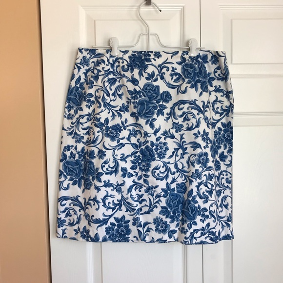 Talbots Dresses & Skirts - Talbots Floral Print Pencil Skirt Size 14 Blue EUC